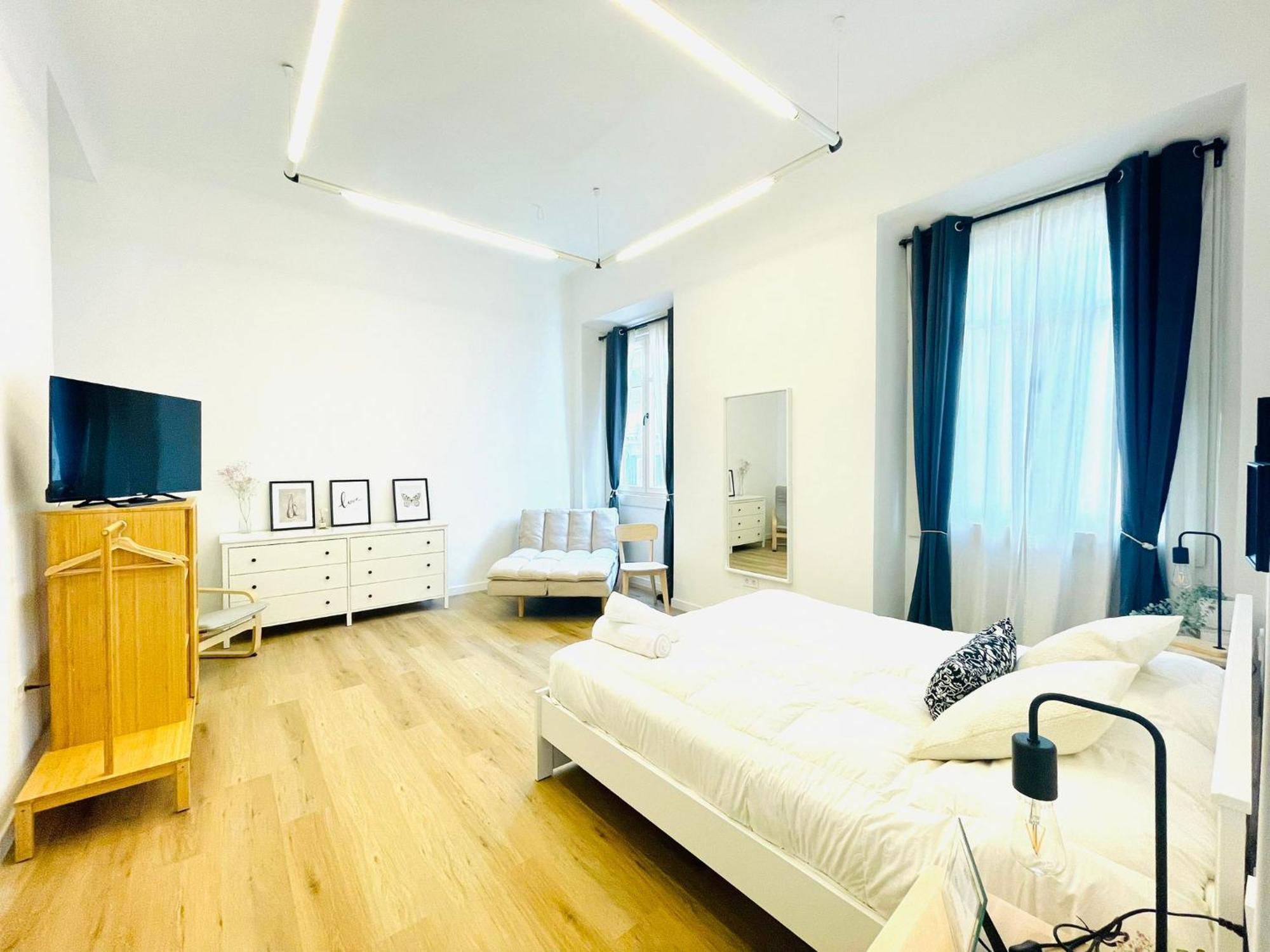Suites Larios Малага Экстерьер фото