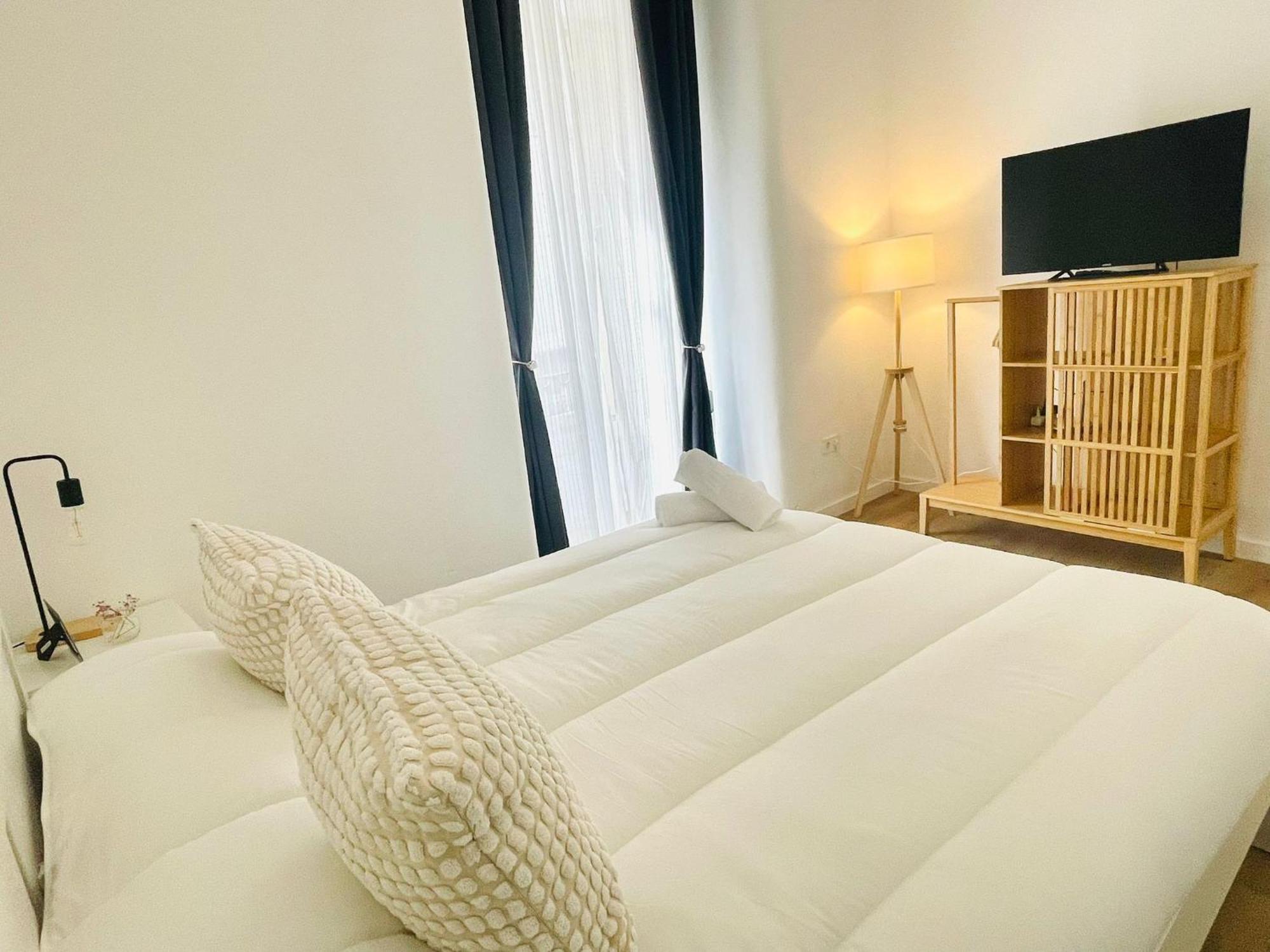 Suites Larios Малага Экстерьер фото